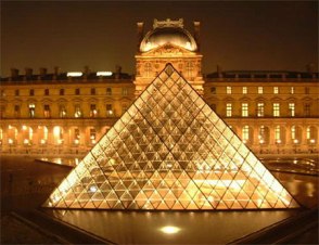 pyramide-du-Louvre